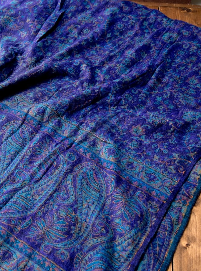 〔210cm×95cm〕インドの伝統柄大判ストール・ショール - 青紫系 4 - 柄の拡大写真です