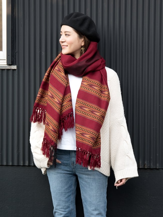 〔224cm×96cm〕ヒマラヤ山麓のクル地方伝統の大判ショール ストール - レッド 10 - 摩耗に強いアクリル混紡なのでアクティブにお使いいただけます。