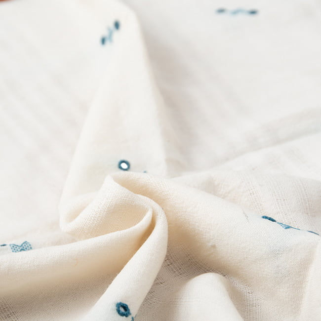 ブジョーディ村の手織りショール 7 - 柔らかな質感で優しい雰囲気になります。