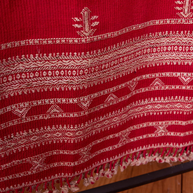【1点もの】ブジョーディ村の手織りショール 12 - 別の角度から撮ってみました。