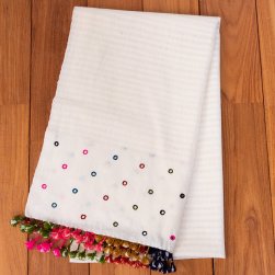 ブジョーディ村の手織りショール(NP-STOL-82)