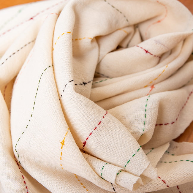 【1点もの】ブジョーディ村の手織りショール 7 - 独特な雰囲気がとても素敵です。