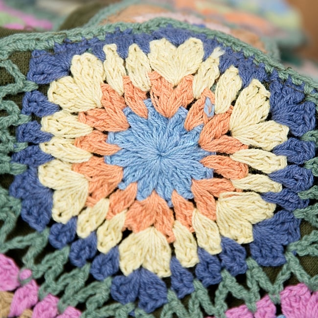 お花刺繍のショルダーバッグ【山型】グリーン 4 - サイドはこの様になっています