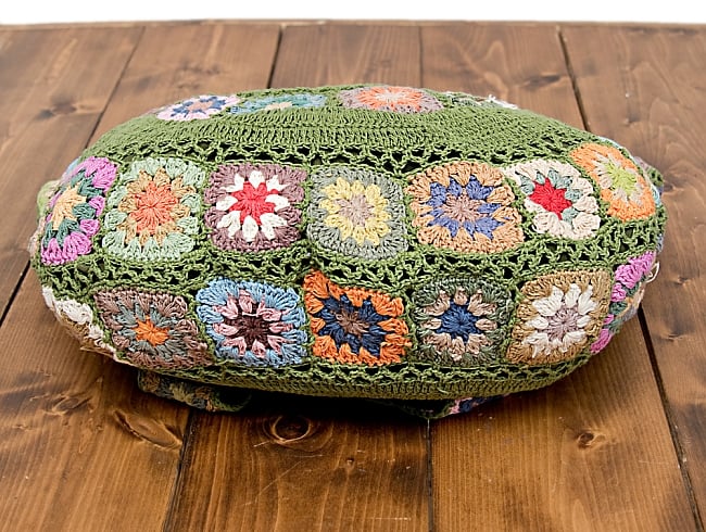 お花刺繍のショルダーバッグ【丸型】グリーン 6 - 底まで可愛いです！