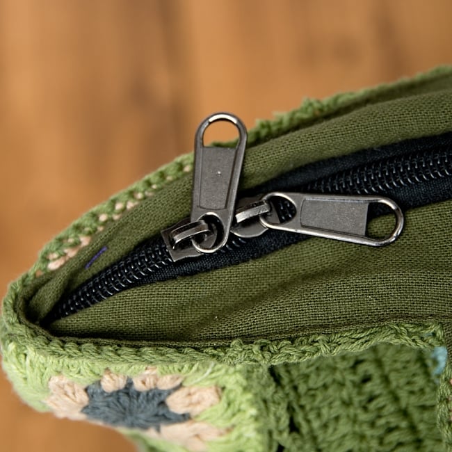 お花刺繍のショルダーバッグ【丸型】グリーン 7 - ダブルジップで安心！便利！なのが嬉しいですね＾＾