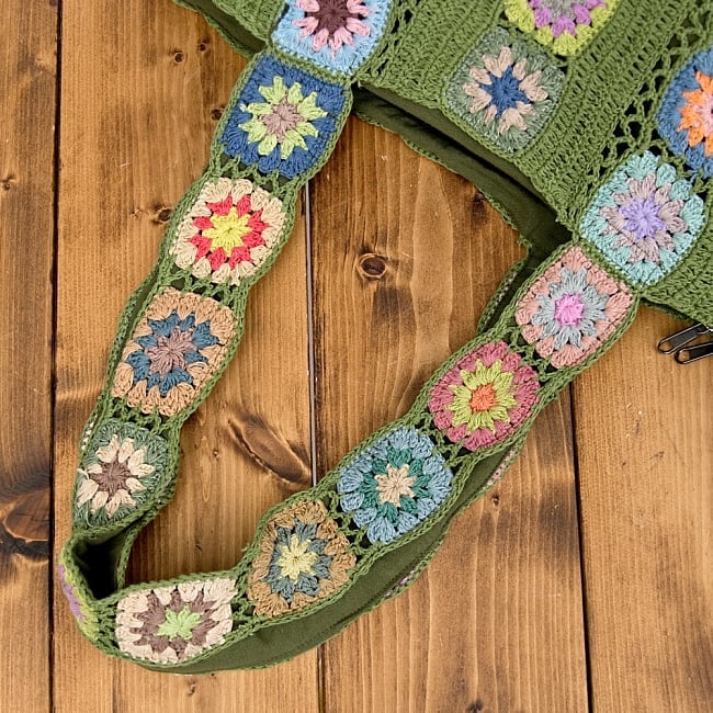 お花刺繍のショルダーバッグ【丸型】グリーン 8 - 持ち手もとっても素敵です！