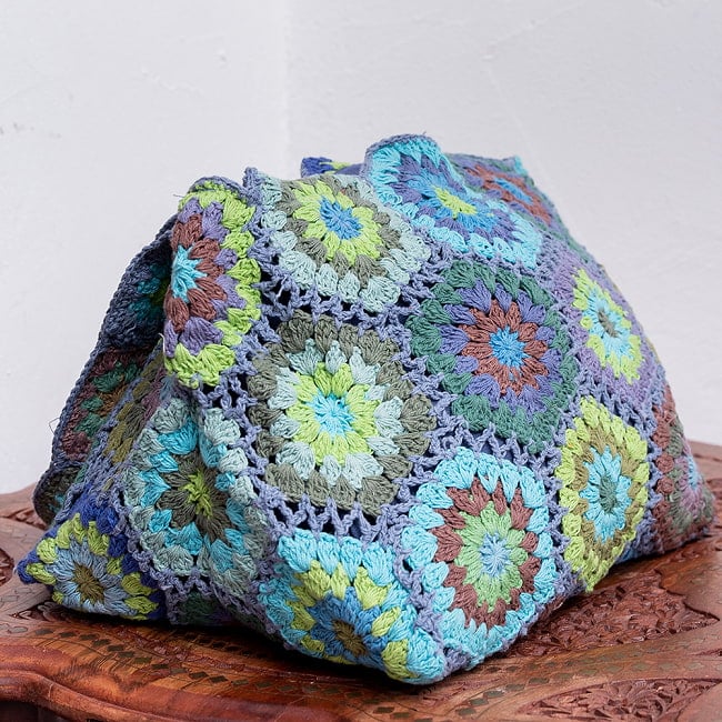 お花刺繍のショルダーバッグ【山型・小】ライトパープル 4 - サイドはこの様になっています