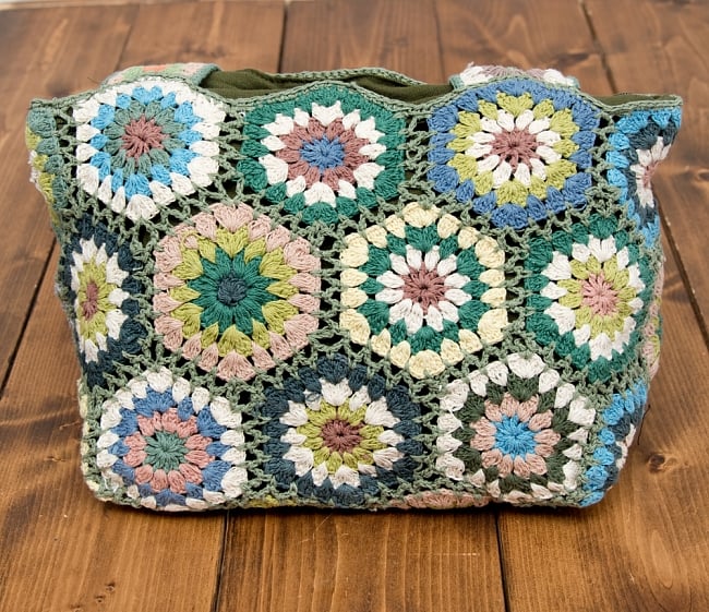 【全2色】お花刺繍のショルダーバッグ【山型・小】グリーン 5 - 裏も可愛い刺繍がいっぱいです^^