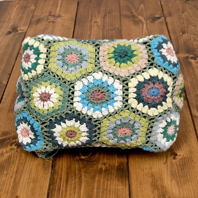 【全2色】お花刺繍のショルダーバッグ【山型・小】グリーン 6 - 底まで可愛いです!