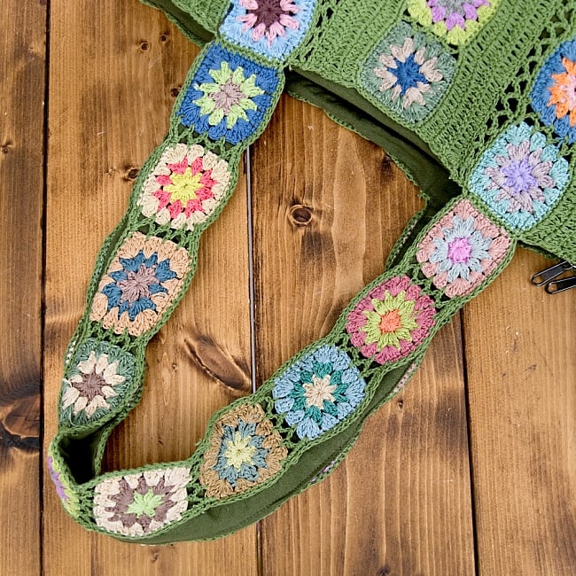 【全2色】お花刺繍のショルダーバッグ【山型・小】グリーン 7 - 持ち手もとっても素敵です!
