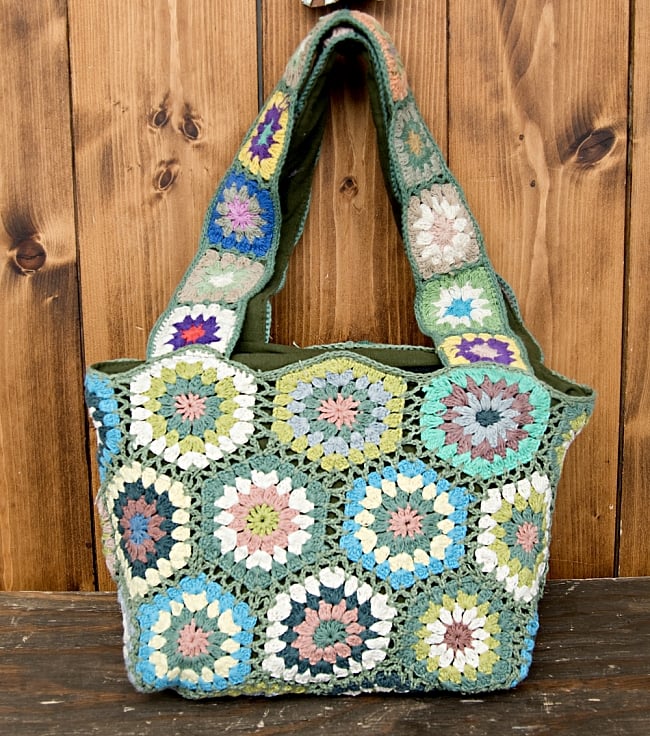 【全2色】お花刺繍のショルダーバッグ【山型・小】グリーンの写真
