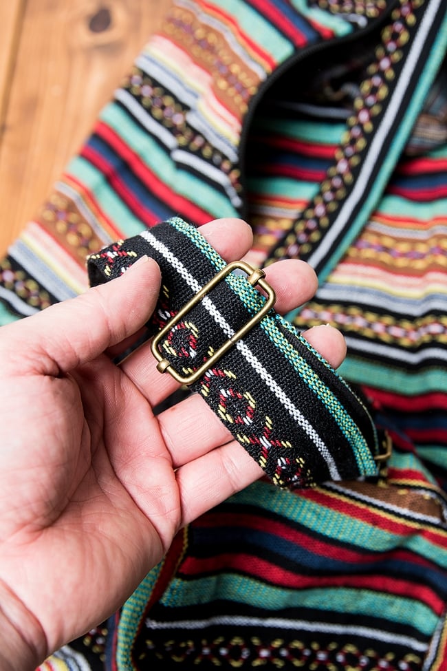[ジッパータイプ]ネパール織り布のヨガマットバッグ 5 - ストラップは若干長さが調整可能です。