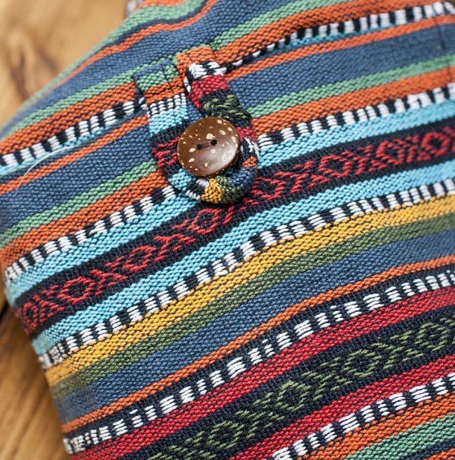 [ワイドサイズ]ネパール織り布のヨガマットバッグ 5 - 正面側には小物入れがあります。