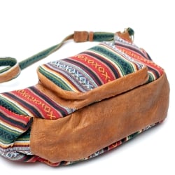 エスノ刺繍のバナナ型レザーショルダーバッグ - 緑系 - サブ4