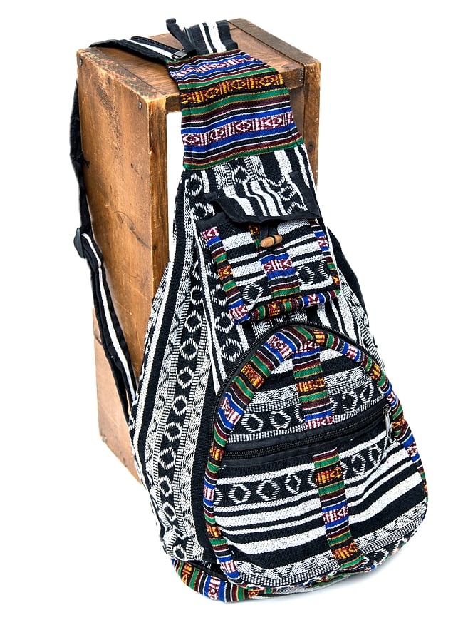 折りたためるから便利!おにぎりバックパックの商品写真 1枚目 ジップをあけるとバックパックに早変わり!全体像です。