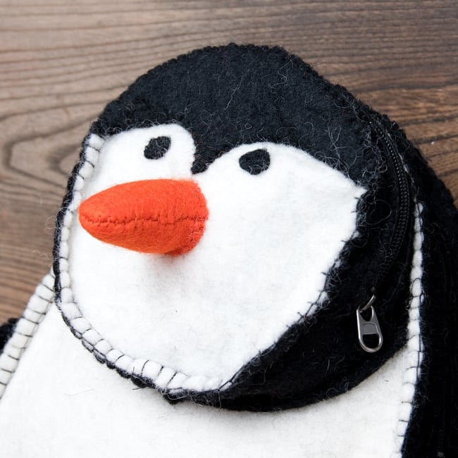 手作りフェルト ネパールのゆるいアニマルリュックサック - ペンギンさん 4 - フェルトの風合いがたまりません