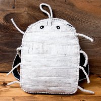 手作りフェルト　ネパールのゆるいアニマルリュックサック - ダイオウグソクムシさん(NP-BAG-512)