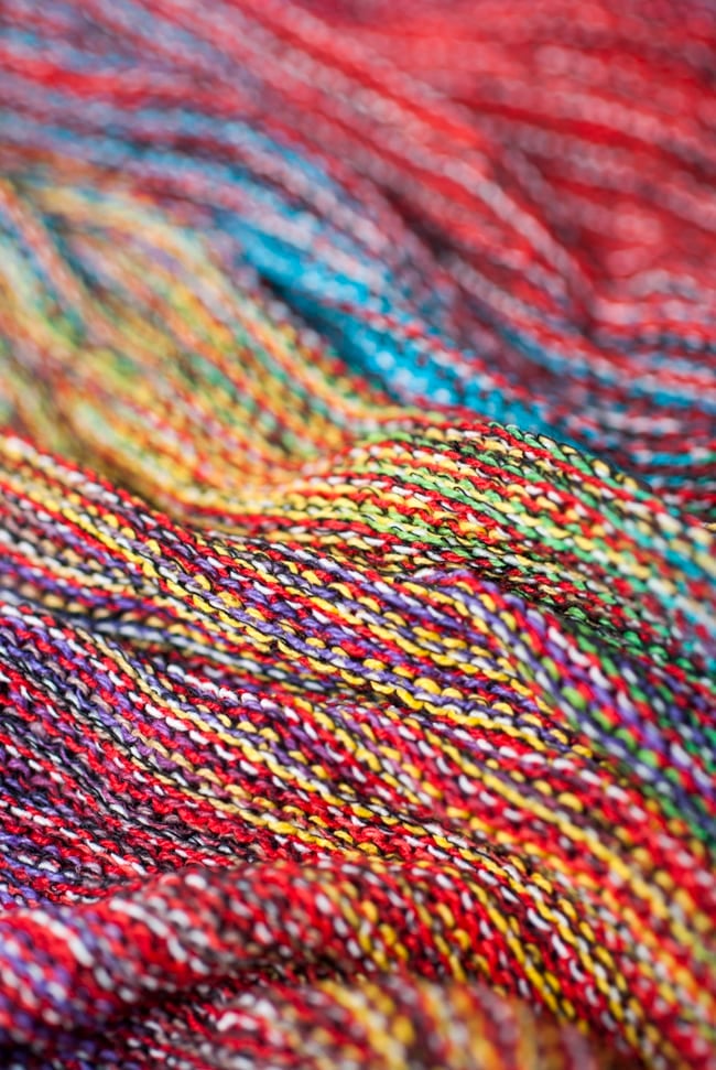 何通りも楽しめる!魔法のターバン 【レインボー】の商品写真 5枚目 くしゅくしゅっとしてみました。コットンなので肌にもやさしいですよ。