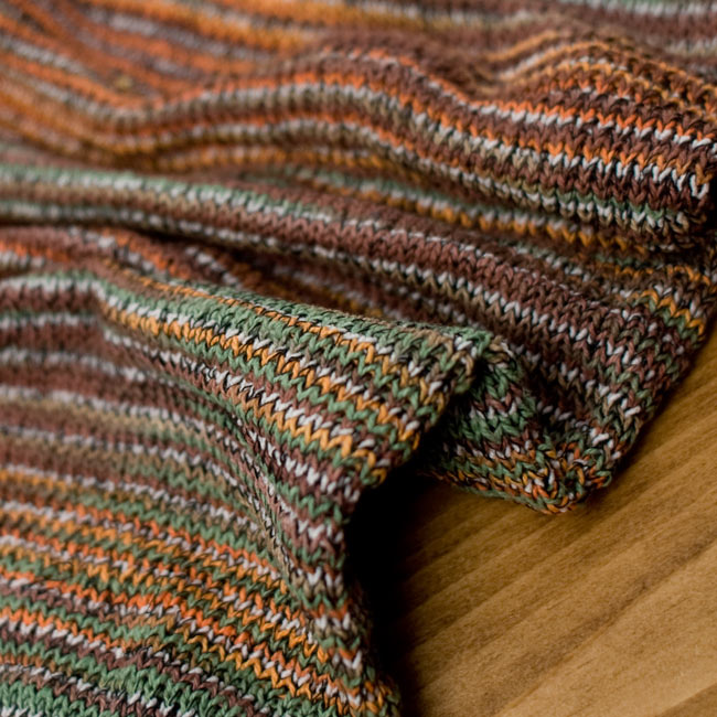 何通りも楽しめる!魔法のターバン 【茶×オレンジ×グリーン】の商品写真 5枚目 くしゅくしゅっとしてみました。コットンなので肌にもやさしいですよ。