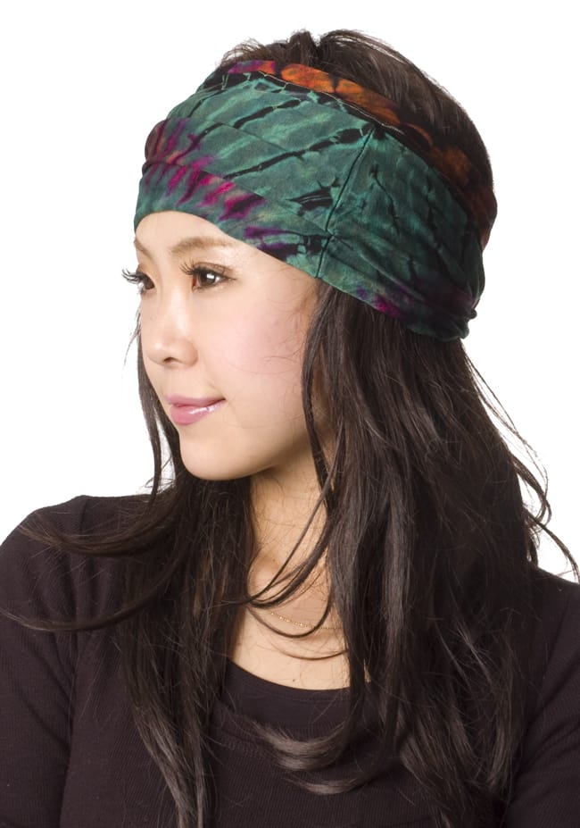 タイダイロングヘアバンド 【ブルーグリーン系アソート】 6 - 色違いを頭に巻いてみました。