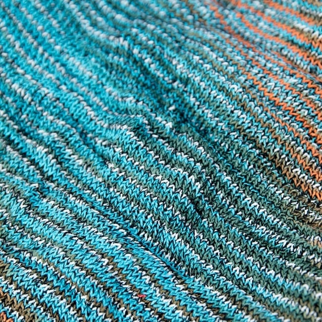 何通りも楽しめる!魔法のターバン - 水色×緑×オレンジの商品写真 3枚目 アップにしてみました。ニットなので伸縮性もあり、使いやすいです。