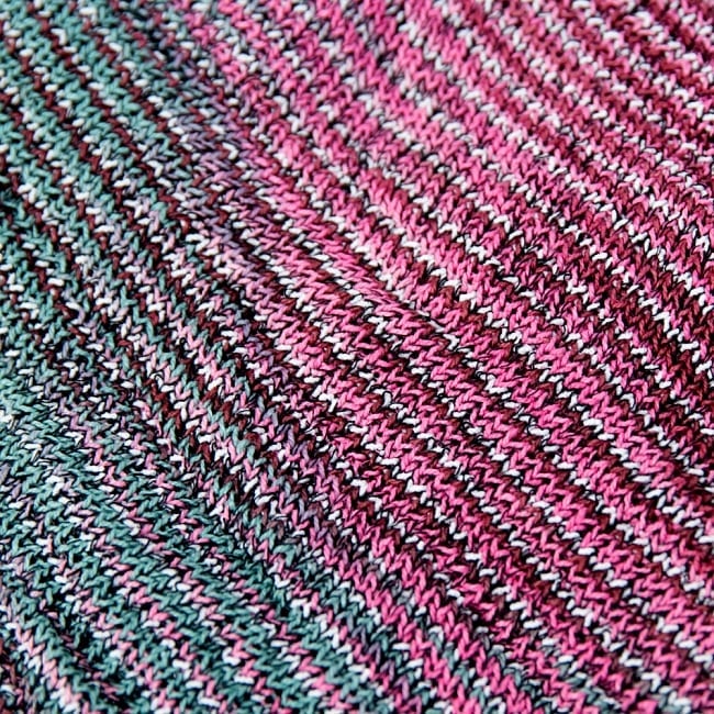 何通りも楽しめる!魔法のターバン - ピンク×グレーグリーンの商品写真 3枚目 アップにしてみました。ニットなので伸縮性もあり、使いやすいです。