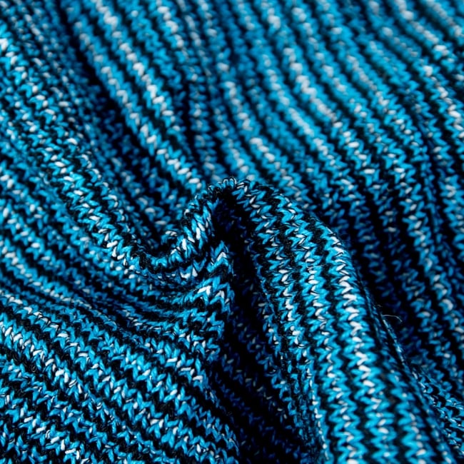 何通りも楽しめる!魔法のターバン - ブルー の商品写真 5枚目 くしゅくしゅっとしてみました。コットンなので肌にもやさしいですよ。