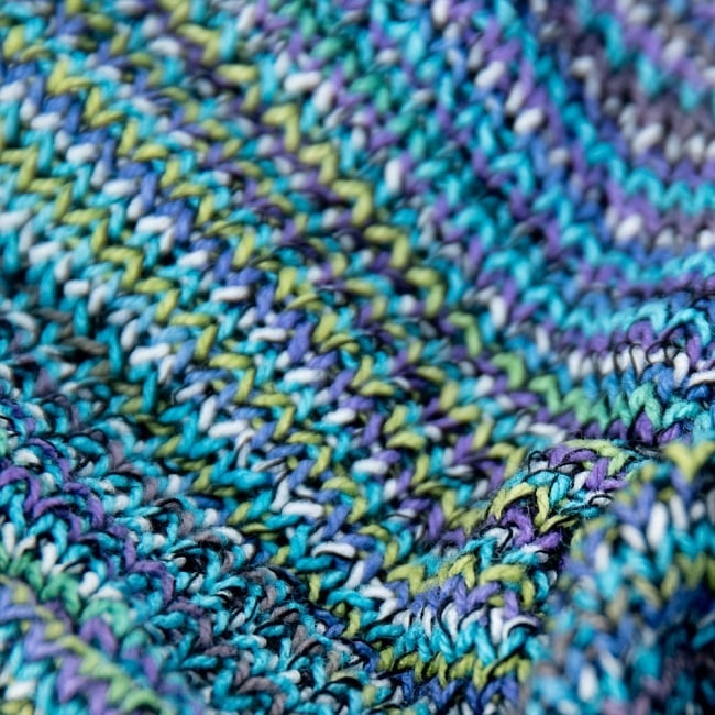 何通りも楽しめる!魔法のターバン - パープル×グリーン の商品写真 5枚目 くしゅくしゅっとしてみました。コットンなので肌にもやさしいですよ。