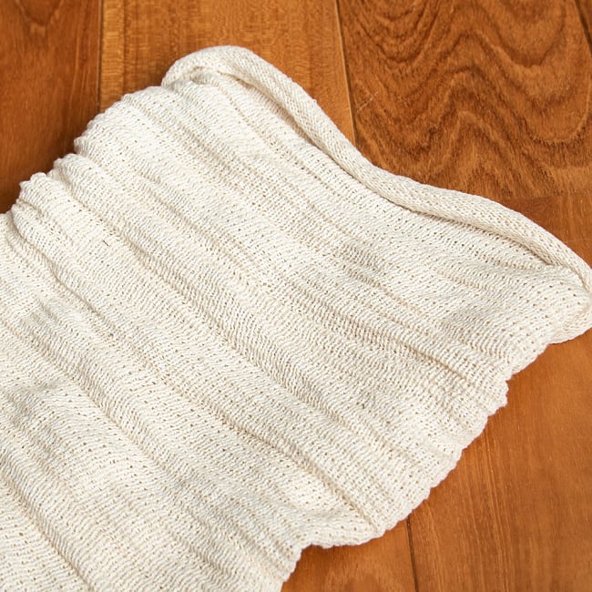 何通りも楽しめる!魔法のターバン - ホワイトの商品写真 3枚目 アップにしてみました。伸縮性もあり、使いやすいです。