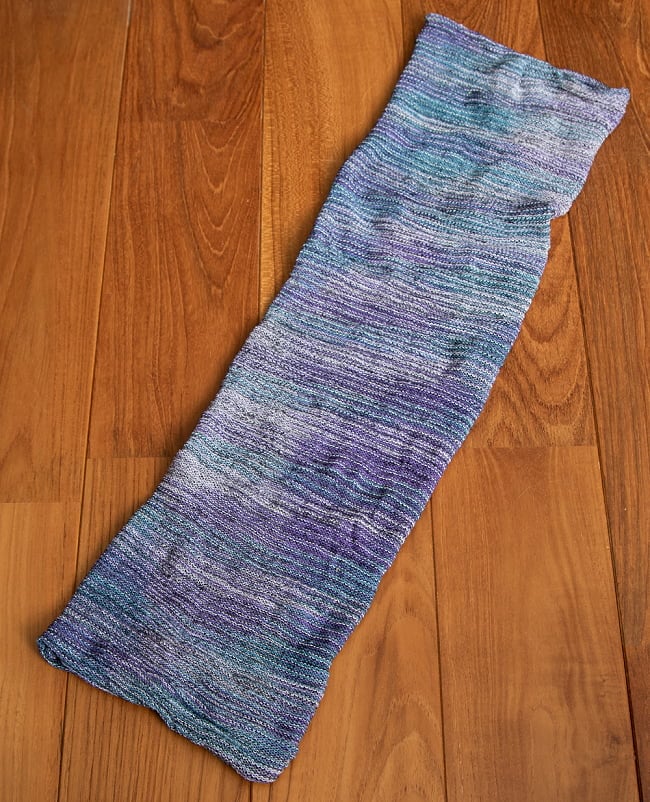 何通りも楽しめる!魔法のターバン - パープル&ブルーの商品写真 2枚目 広げるとこのような形をしています。お好みに合わせてお使いください。