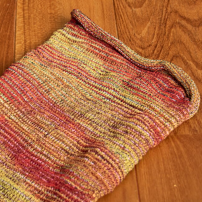 何通りも楽しめる!魔法のターバン - イエロー&オレンジの商品写真 3枚目 アップにしてみました。伸縮性もあり、使いやすいです。