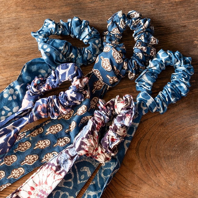 ウッドブロックプリントのリボン付きシュシュ 16 - 5：ブルー