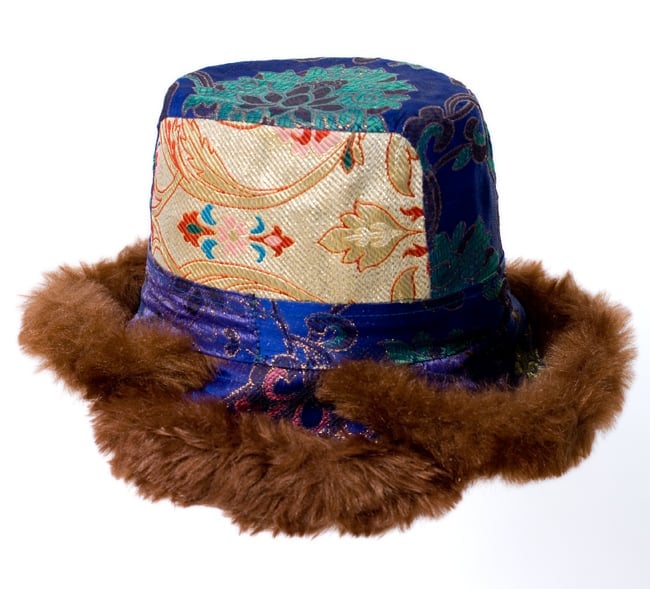 ラダックの伝統的な帽子 3 - 青い帽子をちょっと横から撮影しました