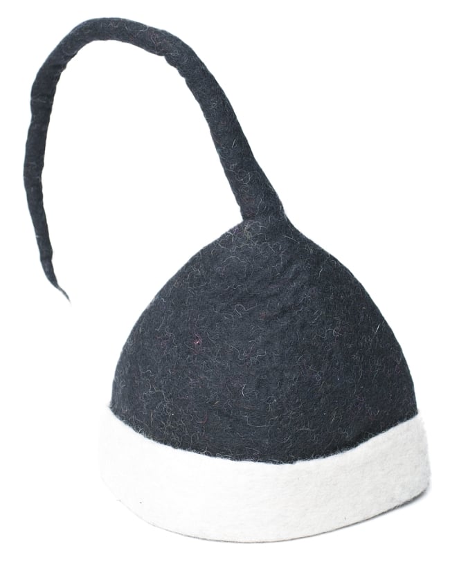 ヒマラヤ星人の帽子 【黒×白】 2 - 立てて見ました。ぴょんと突き出たとんがりがキュートです。