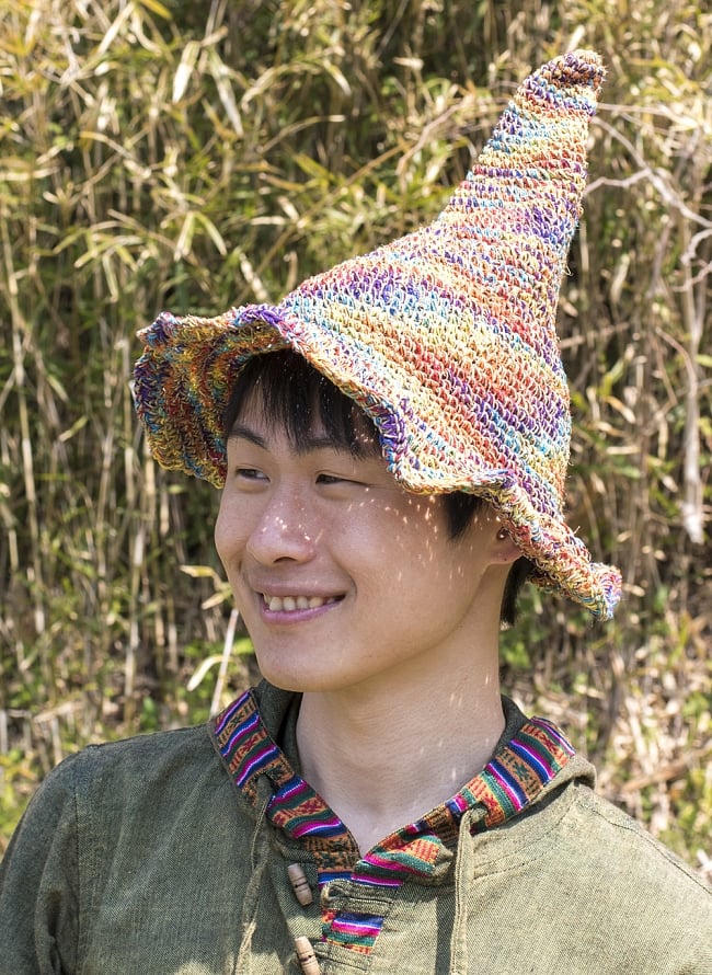 ヘンプのとんがりハットの写真1枚目です。ネパールから来た個性的な帽子です！ネパール ハット,ネパール 帽子,ヘンプ ハット,ヘンプ 帽子