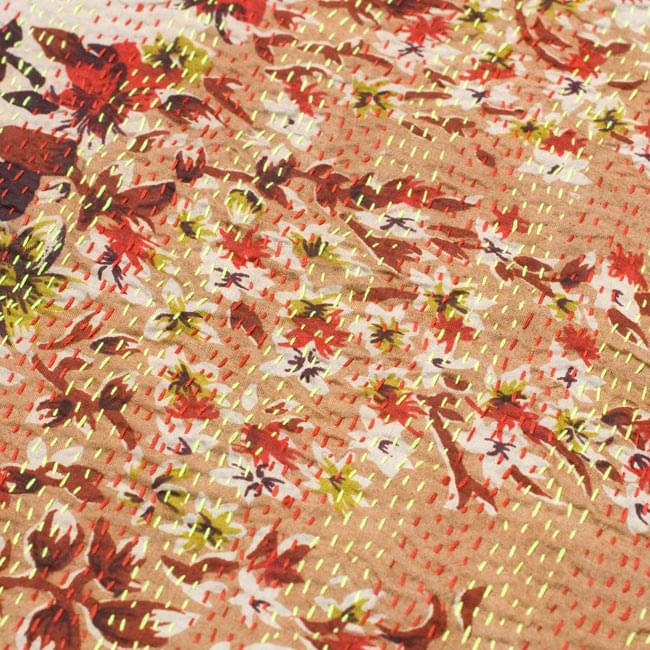 【1点物】インドのカンタ刺繍スカーフ (188cm×50cm) 7 - 他の箇所をアップにしてみました。