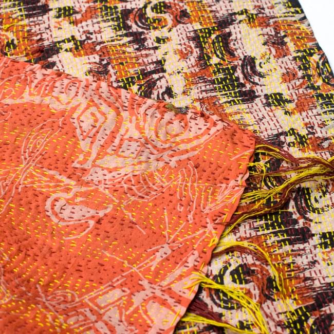 【1点物】インドのカンタ刺繍スカーフ (187-192cm×43cm) 8 - 反対面を折り返してみました。リバーシブルでお楽しみ頂けます。