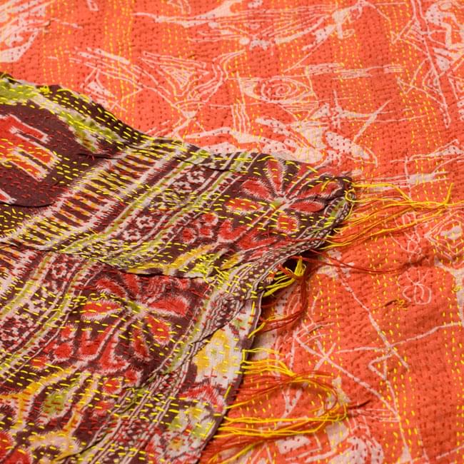 【1点物】インドのカンタ刺繍スカーフ (178cm×48cm) 8 - 反対面を折り返してみました。リバーシブルでお楽しみ頂けます。