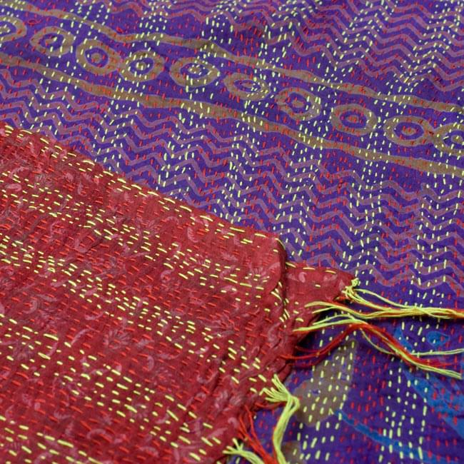 【1点物】インドのカンタ刺繍スカーフ (180cm×50cm) 8 - 反対面を折り返してみました。リバーシブルでお楽しみ頂けます。