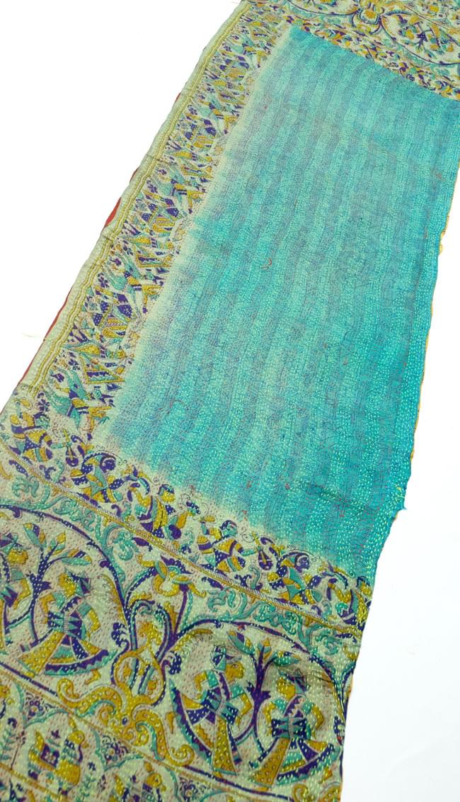 【1点物】インドのカンタ刺繍スカーフ (185cm×42cm) 2 - 斜めから撮ってみました。全体に刺し子がしてあるのでとても丈夫です。