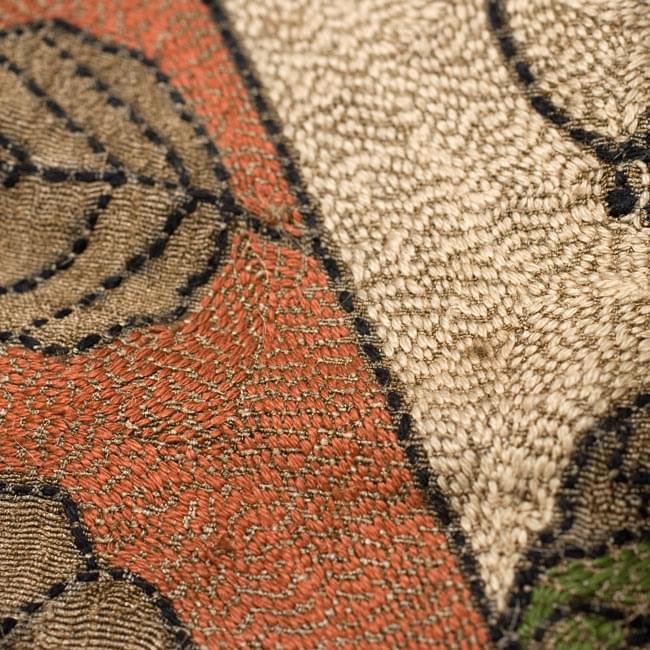 【1点物・インド最高級品】インドのカンタ刺繍ストール 10 - アップにしてみました。