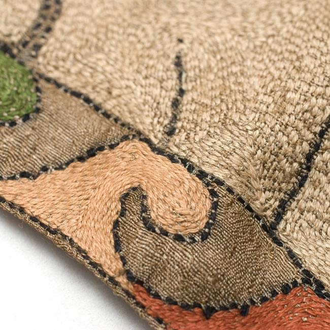 【1点物・インド最高級品】インドのカンタ刺繍ストール 11 - アップにしてみました。