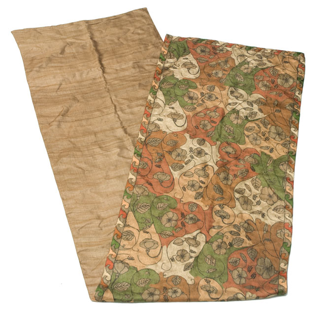 【1点物・インド最高級品】インドのカンタ刺繍ストール 14 - 重ねてみました。その日の気分で使い分けられそうです。