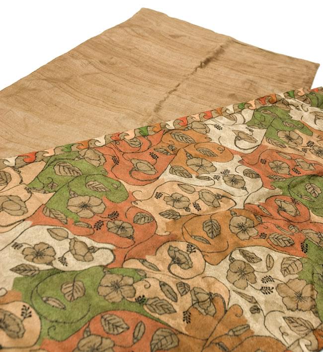 【1点物・インド最高級品】インドのカンタ刺繍ストール 15 - 別の角度から撮ってみました。