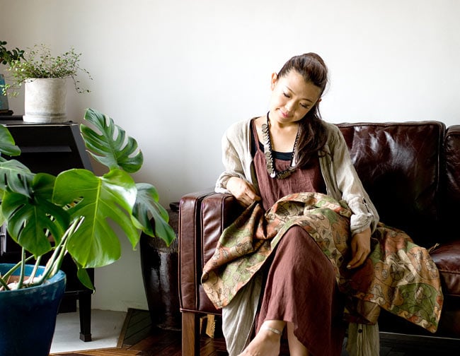 【1点物・インド最高級品】インドのカンタ刺繍ストール 5 - 贅沢にブランケットとして使用したら、お部屋が一気におしゃれになります。