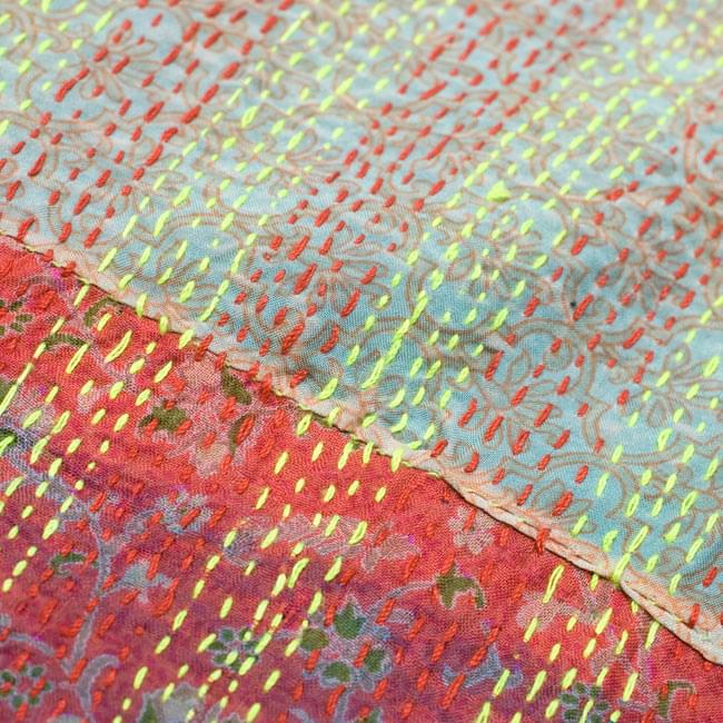 【1点物】インドのカンタ刺繍ショール (232cm×90cm) 7 - 他の箇所をアップにしてみました。