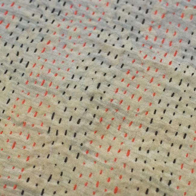 【1点物】インドのカンタ刺繍ショール (215cm×82cm) 7 - 他の箇所をアップにしてみました。