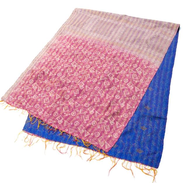 【1点物】インドのカンタ刺繍ショール (225cm×85cm) 10 - 半分に折ってみました。その日の気分で両面お楽しみ頂けます。