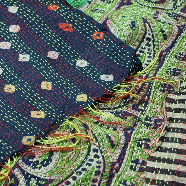 【1点物】インドのカンタ刺繍スカーフ (190cm×50cm) 6 - 反対面を折り返してみました。リバーシブルでお楽しみ頂けます。