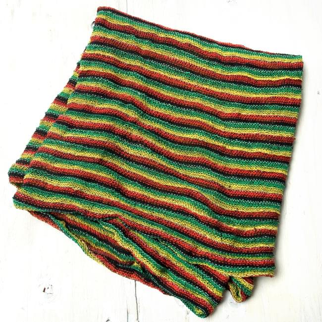 何通りも楽しめる!魔法のスヌード 【ラスタ】 2 - 4つ折りにした状態です。